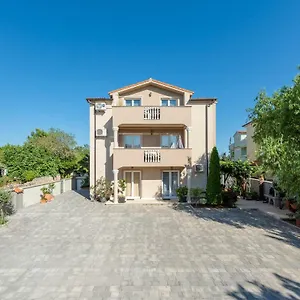  Apartment Ankica